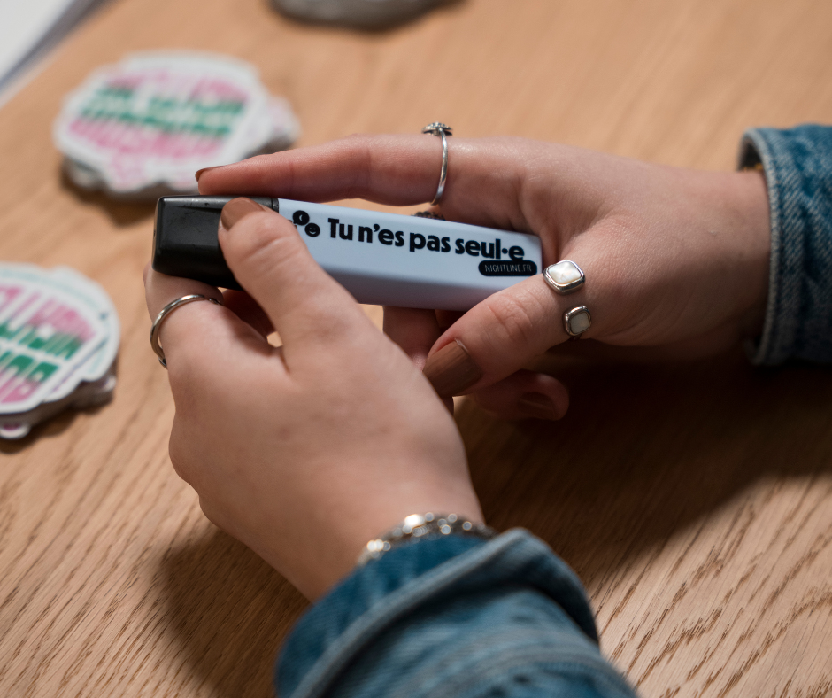 photo d'un stabilo "Tu n'es pas seul·e"
